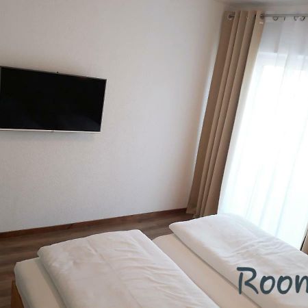 Modernes Apartment Metzingen Mittelstadt Buitenkant foto