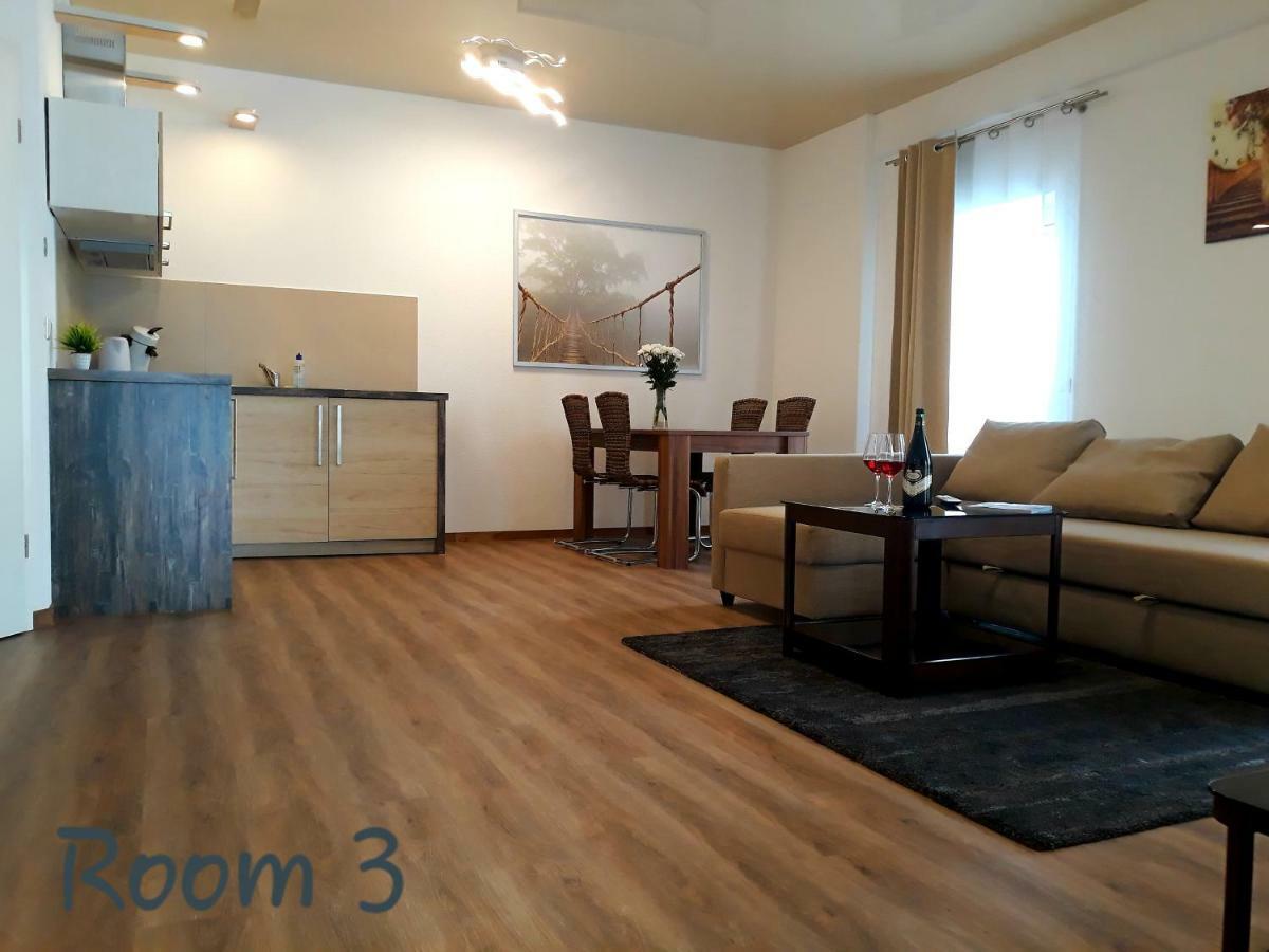 Modernes Apartment Metzingen Mittelstadt Buitenkant foto